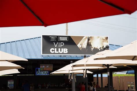 what is the vip club at hollywood casino amphitheater